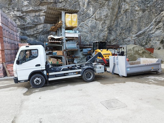 forniture per edilizia  a Genova | trasporto materiali edili Genova | smaltimento macerie Genova